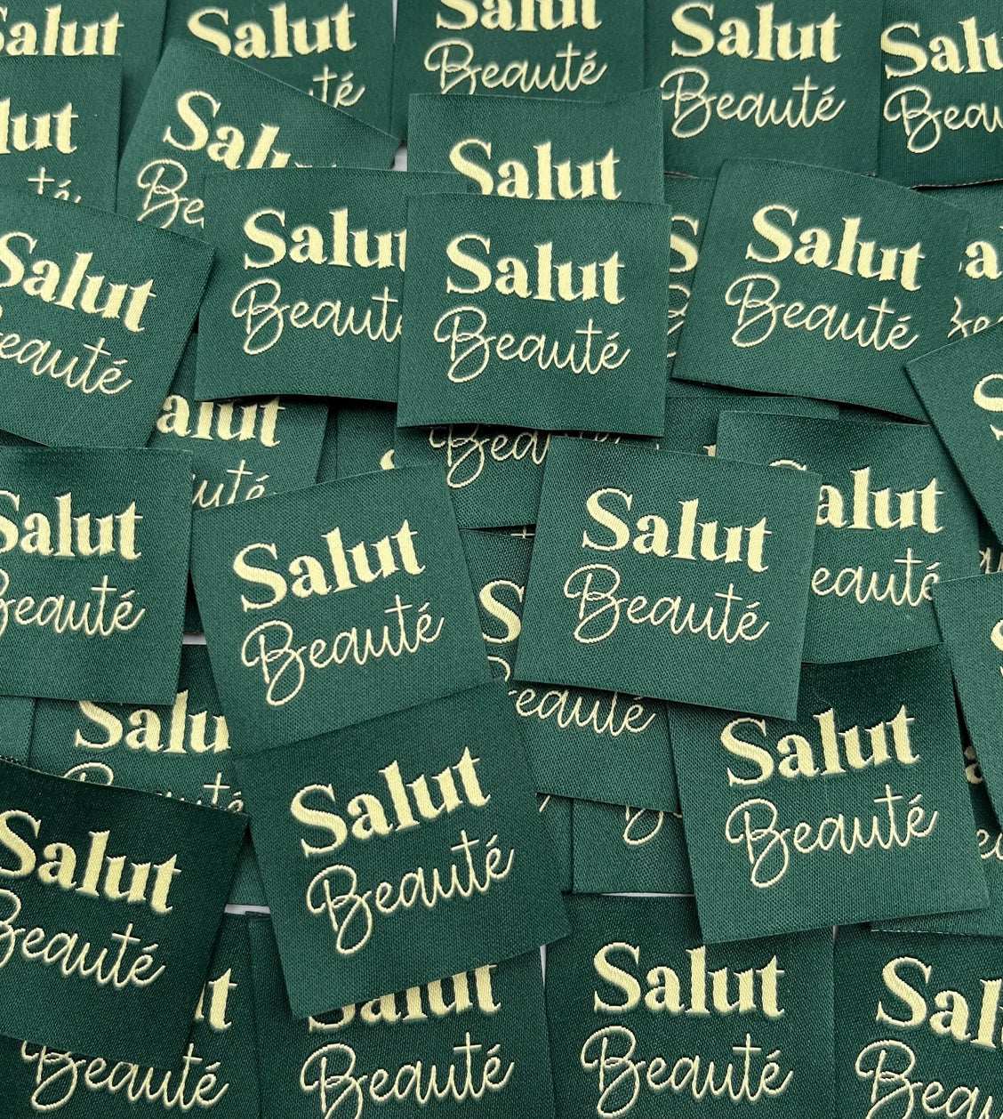 Label “Salut Beauté” Groen - L’Étiquette Home Couture - The Final Stitch