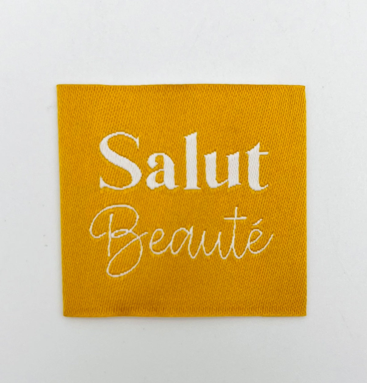 Label “Salut Beauté” Safran - L’Étiquette Home Couture - The Final Stitch